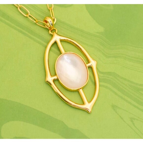 Vintage Oval Pearl Cross Gold Tone Necklace 30 inch - W18 - Picture 1 of 3